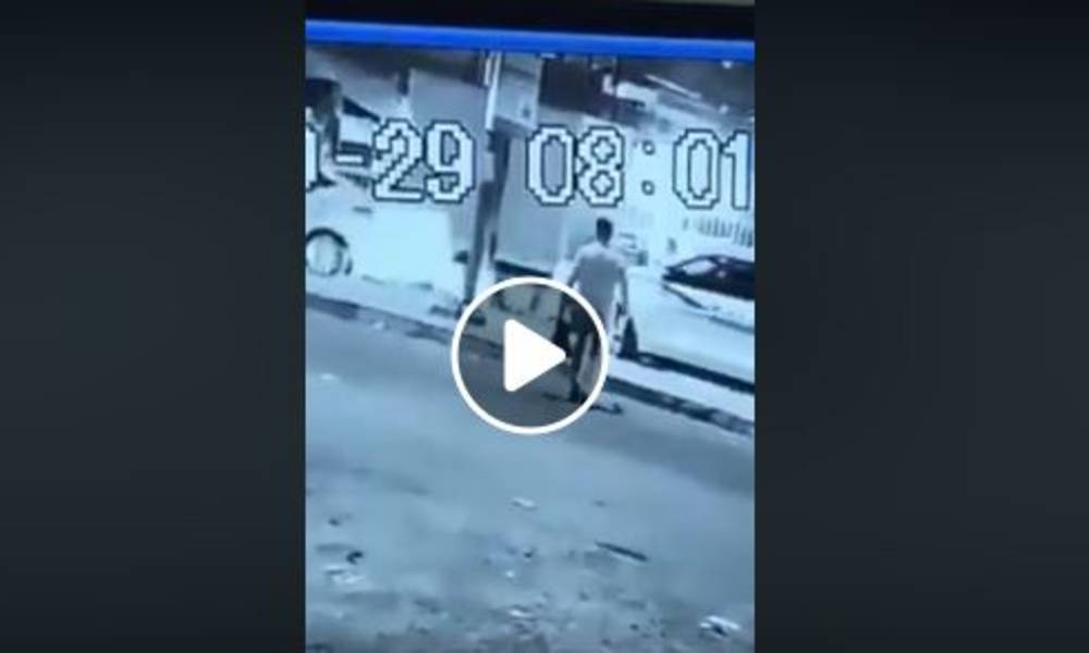بالفيديو .. لحظة "اغتيال" معاون طبي امام المستشفى التعليمي في "البصرة"