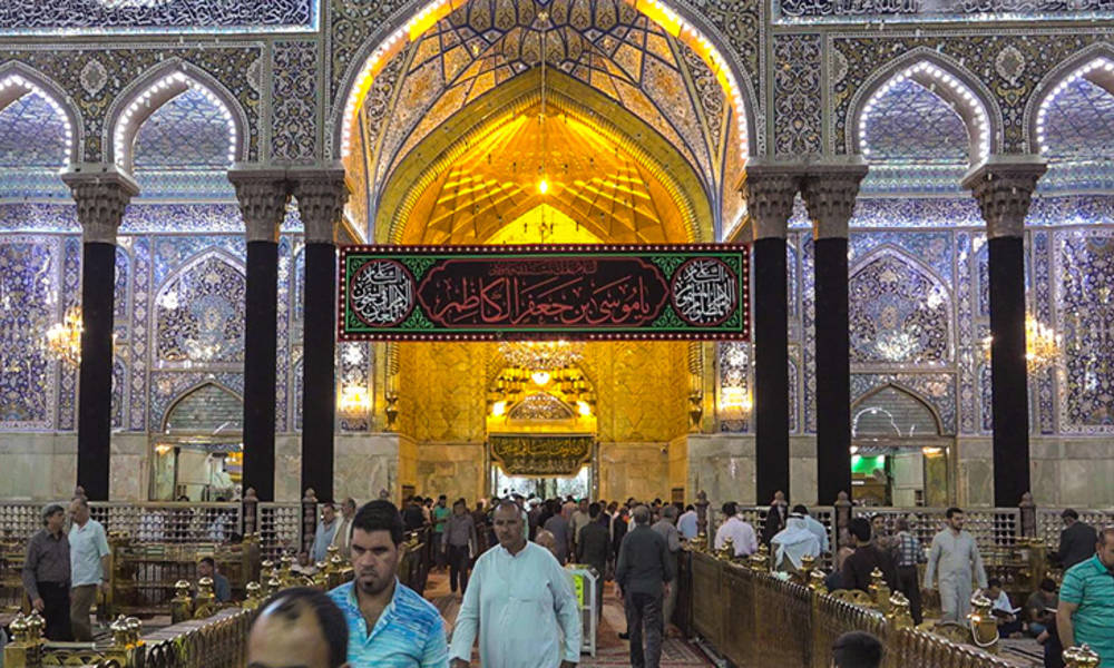 بالفيديو .. عملية سرقة لــ"أحد الاضرحة" في العراق !