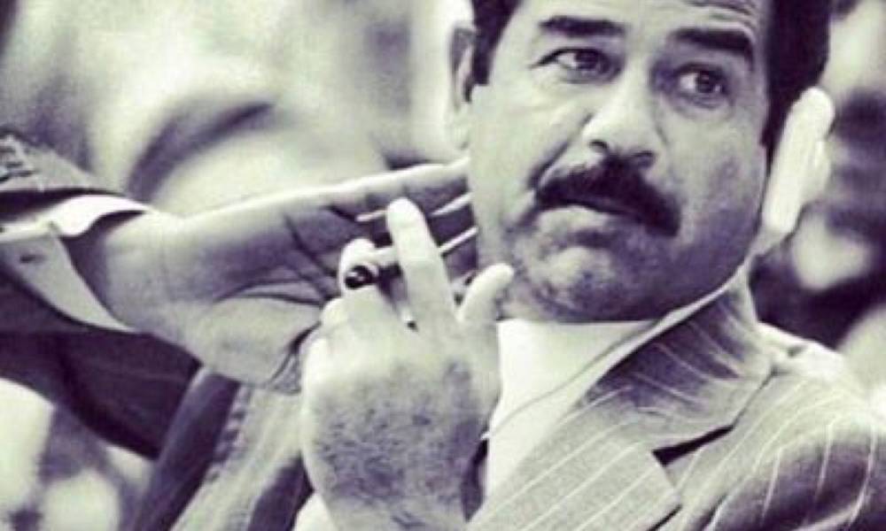 شاعر ينشد لصدام حسين بعد زيارة ترامب الاستفزازية للعراق.....
