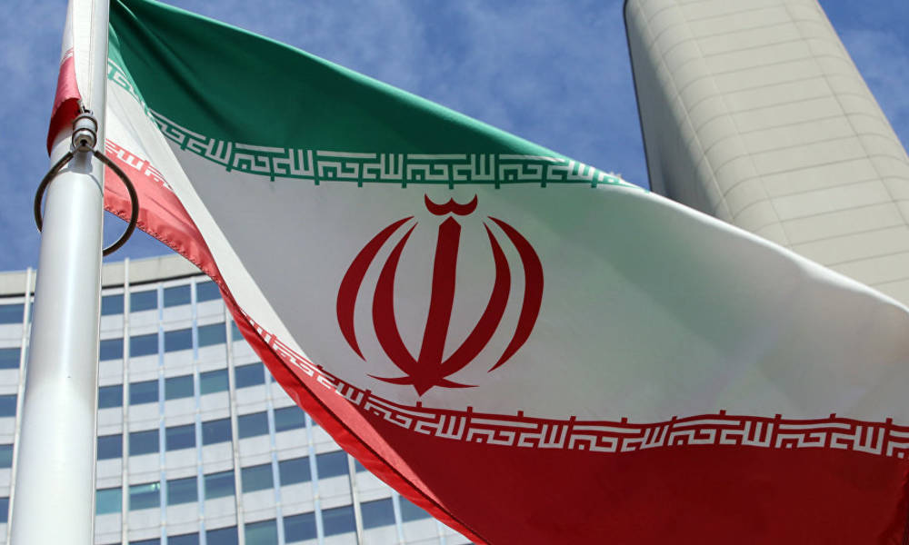 ايران تتحدى قرارات ترامب وتؤكد استمرار ضخ النفط مهما كلف الامر.