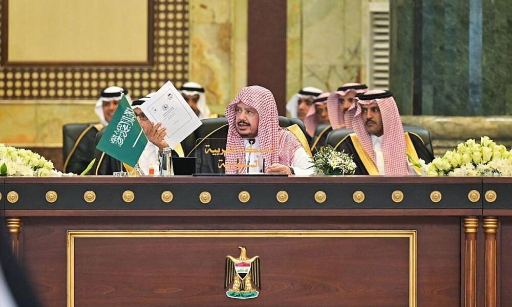 بالفيديو .. تدخل من رئيس مجلس الشورى السعودي بعد تفسير خاطئ لآية قرآنية وربطها بـ"العراق"!