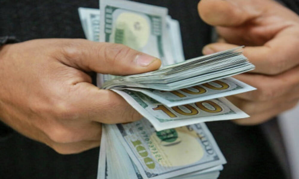 أسعار صرف الدولار صباح الاثنين الانخفاض مستمر