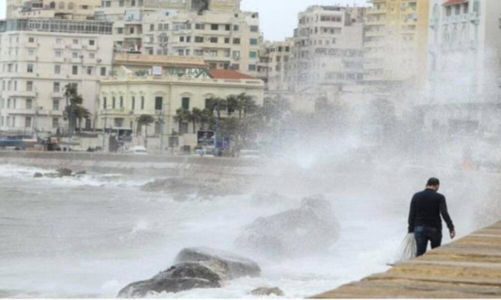 الاعصار " دانيال " يصل السواحل المصرية وإجراءات احترازية وسط حالة من الترقب والحذر