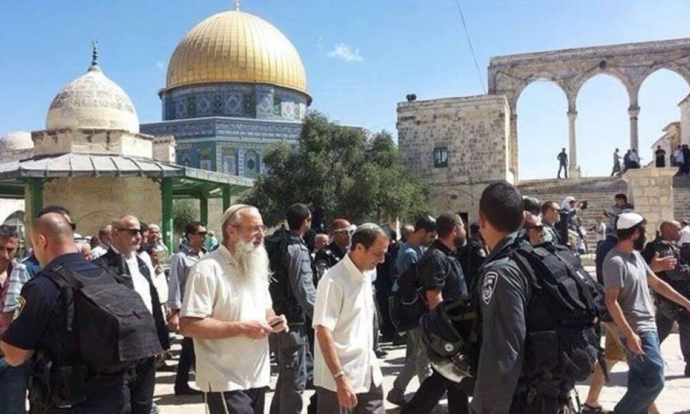 عشرات المستوطنين يقتحمون "الأقصى"