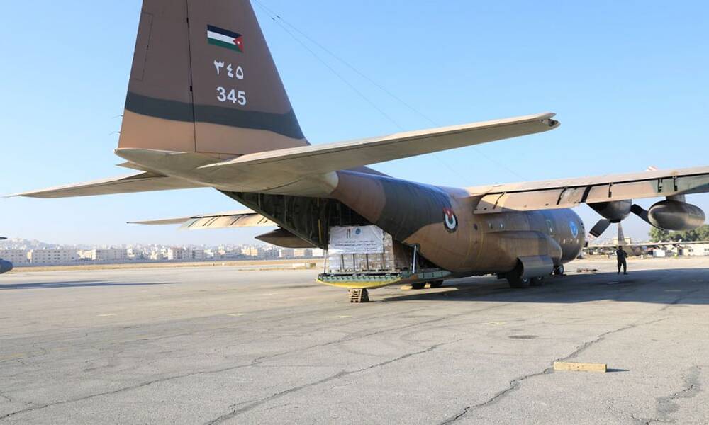 مصر .. وصول اول طائرة  مساعدات إغاثية من الاردن لـــ غزة عبر مطار العريش