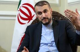 وزير خارجية ايران يبرر خرقه بروتوكول" قمة بغداد "