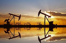 تراجع أسعار النفط وسط انتظار المستثمرين  بـــ تأثير متحور "أوميكرون"