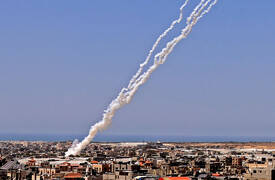 سقوط صاروخين أطلقا من غزة قبالة سواحل "تل أبيب"
