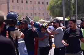 وزير الصدر ..”نحمل الكتل السياسية أي اعتداء على المتظاهرين السلميين“