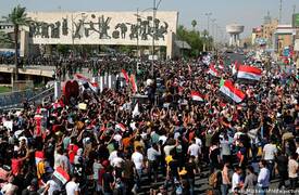 قطع شوارع وجسور في بغداد  لـــإحياء ذكرى انتفاضة "تشرين"