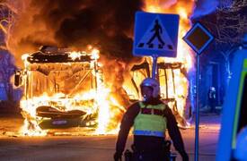 احتجاجا على حرق القرآن.. تظاهرات واعمال شغب كبيرة في مدينة مالمو ثالث اكبر مدينه في السويد