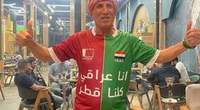 المشجع مهدي الكرخي .. هو الممثل الوحيد للكرة العراقية في مونديال قطر